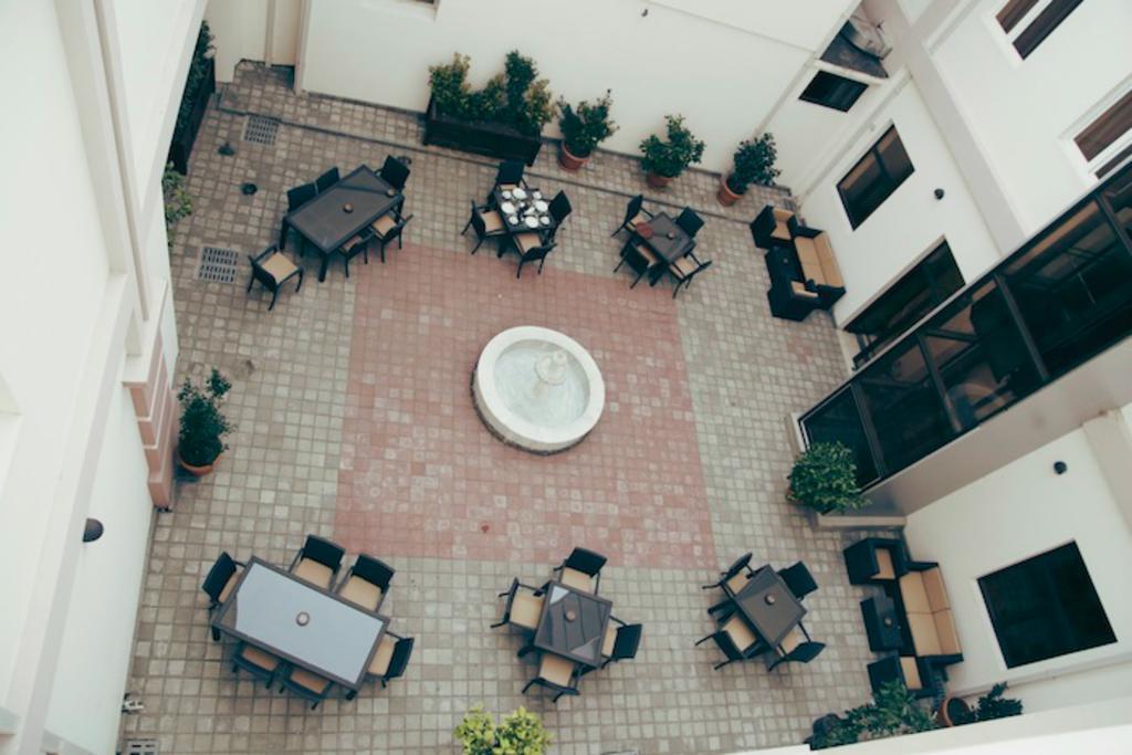Tskaltubo Plaza Hotel Экстерьер фото
