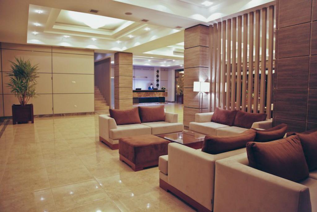 Tskaltubo Plaza Hotel Экстерьер фото